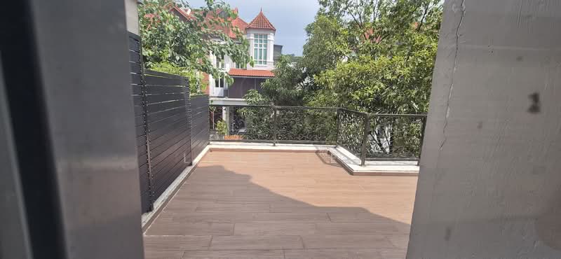 Woodgrove Estate, Ashwood Grove, 4 Bedrooms, 3,010 sqft, Corner Terrace For Sale, by Lynn Lee, 500160328 - Balcony - PropertyGuru.com.sg