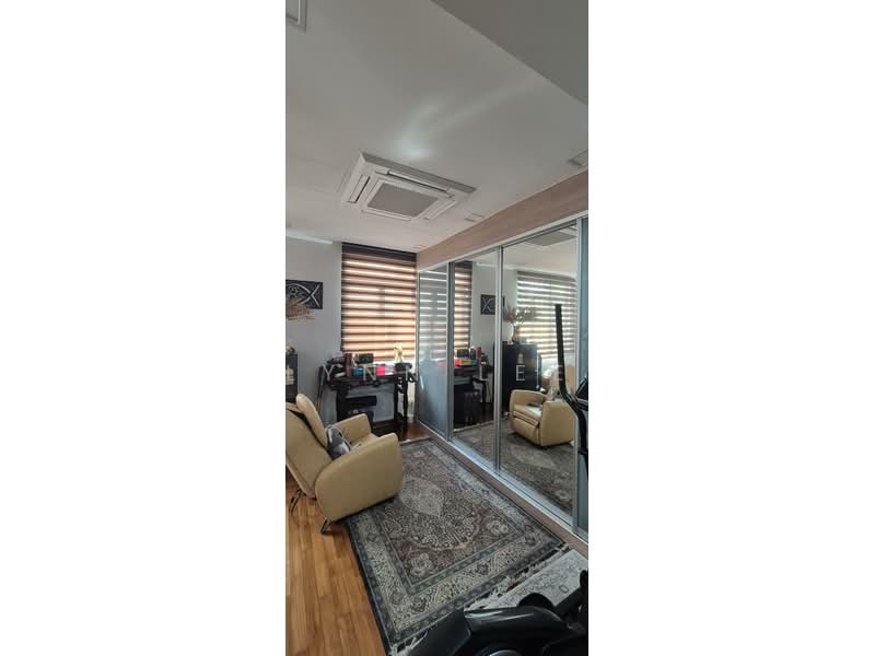 Woodgrove Estate, Ashwood Grove, 4 Bedrooms, 3,010 sqft, Corner Terrace For Sale, by Lynn Lee, 500160328 - Junior Master - PropertyGuru.com.sg