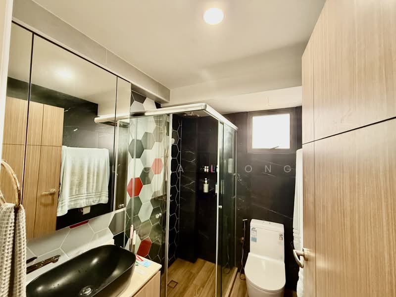 347B Yishun Avenue 11, 347B Yishun Avenue 11, 3 Bedrooms, 990 sqft, HDB Flat For Sale, by Alicia Leong, 500160335 - Bathroom - PropertyGuru.com.sg