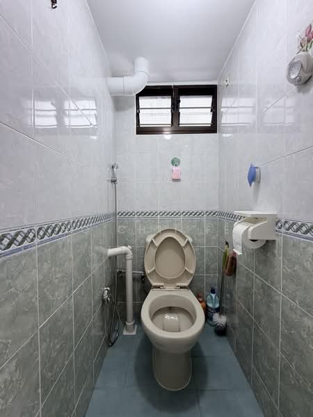 20 Lorong 7 Toa Payoh, 20 Lorong 7 Toa Payoh, Room Rental, 120 sqft, HDB Flat For Rent, by Ho Chii Fei, 500160342 - Bathroom - PropertyGuru.com.sg