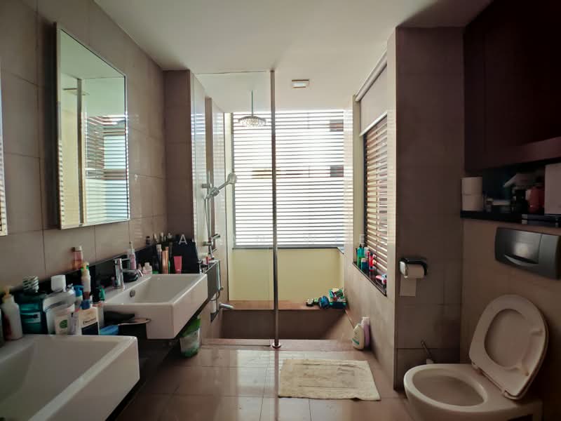 Spring Park Estate, Primrose Avenue, 5 Bedrooms, 3,800 sqft, Semi-Detached House For Rent, by Alan Wee, 500160353 - Bathroom - PropertyGuru.com.sg