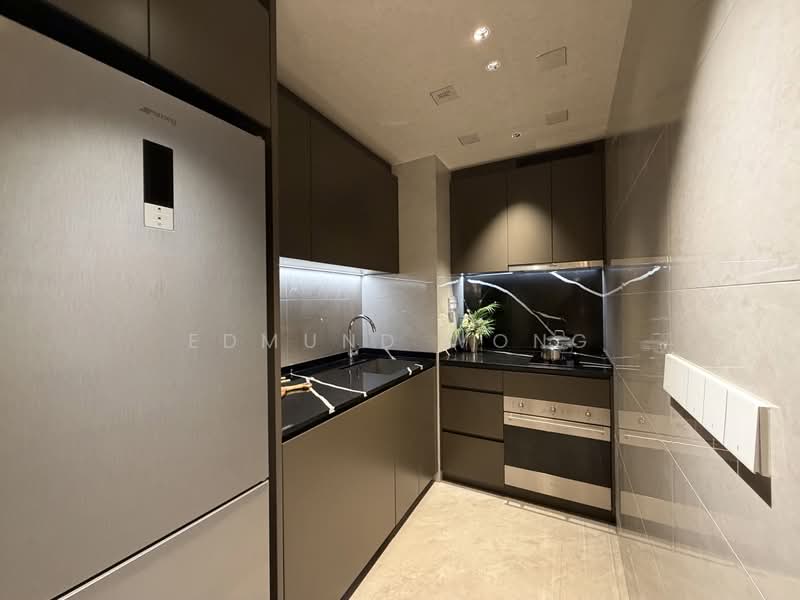 One Marina Gardens, 3 Marina Gardens Lane, 2 Bedrooms, 721 sqft, Apartment For Sale, by Edmund Wong, 500160359 - Kitchen - PropertyGuru.com.sg