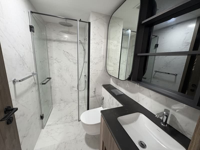 Tanah Merah TOP, , 2 Bedrooms, 678 sqft, Condominium For Rent, by Celena Tan, 500160375 - Bathroom - PropertyGuru.com.sg