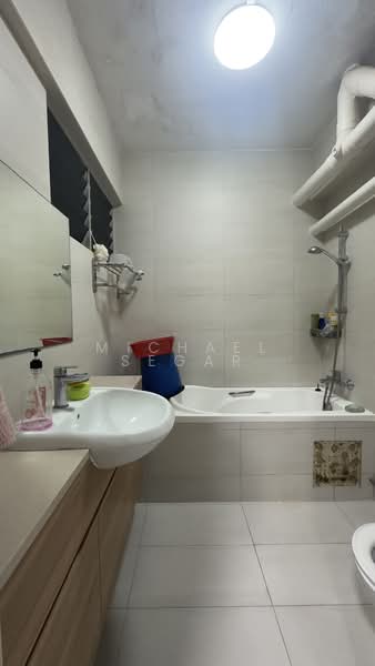 138 Lorong Ah Soo, 138 Lorong Ah Soo, 3 Bedrooms, 1,108 sqft, HDB Flat For Sale, by Michael Segar, 500160378 - Bathroom - PropertyGuru.com.sg