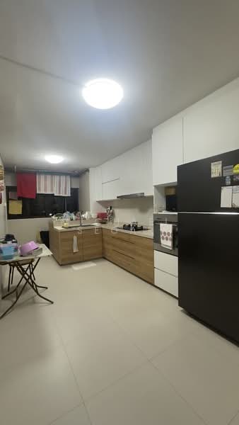 138 Lorong Ah Soo, 138 Lorong Ah Soo, 3 Bedrooms, 1,108 sqft, HDB Flat For Sale, by Michael Segar, 500160378 - Kitchen - PropertyGuru.com.sg