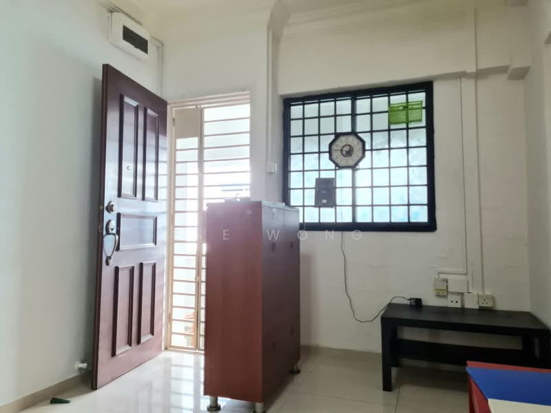 742 Yishun Avenue 5, 742 Yishun Avenue 5, 2 Bedrooms, 721 sqft, HDB Flat For Rent, by Eve Wong, 500160381 - Entrance - PropertyGuru.com.sg