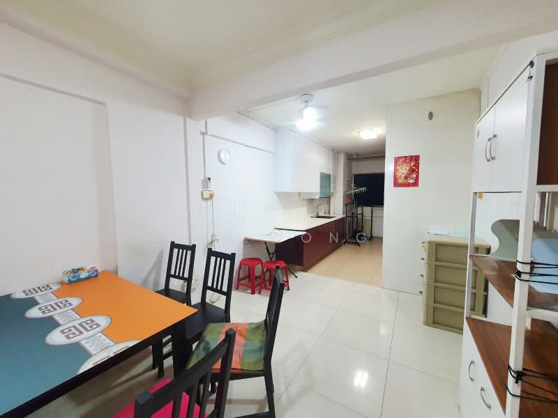 742 Yishun Avenue 5, 742 Yishun Avenue 5, 2 Bedrooms, 721 sqft, HDB Flat For Rent, by Eve Wong, 500160381 - Kitchen - PropertyGuru.com.sg