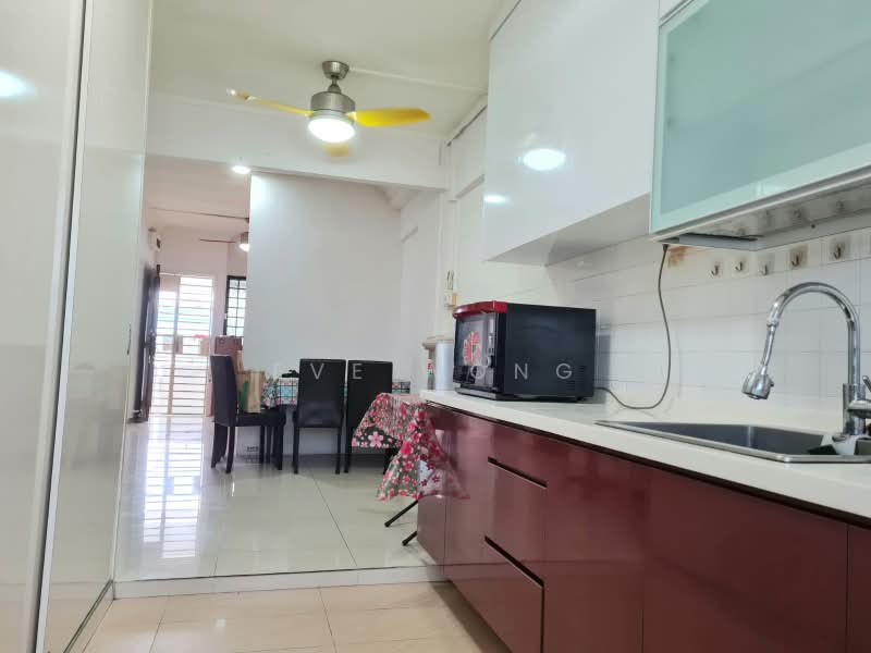 742 Yishun Avenue 5, 742 Yishun Avenue 5, 2 Bedrooms, 721 sqft, HDB Flat For Rent, by Eve Wong, 500160381 - Kitchen - PropertyGuru.com.sg