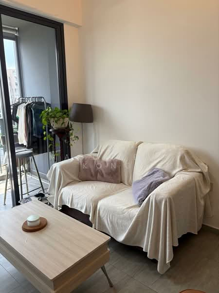 Grandeur Park Residences, 1 Bedok South Avenue 3, 1 Bedroom, 420 sqft, Condominium For Sale, by Magdalene Kong, 500160386 - Living Room - PropertyGuru.com.sg