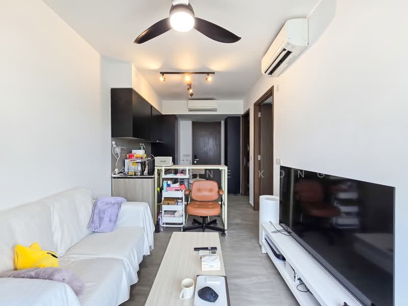 Grandeur Park Residences, 1 Bedok South Avenue 3, 1 Bedroom, 420 sqft, Condominium For Sale, by Magdalene Kong, 500160386 - Living Room - PropertyGuru.com.sg