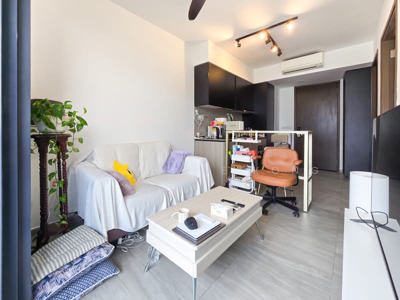 Grandeur Park Residences, 1 Bedok South Avenue 3, 1 Bedroom, 420 sqft, Condominium For Sale, by Magdalene Kong, 500160386 - Living Room - PropertyGuru.com.sg