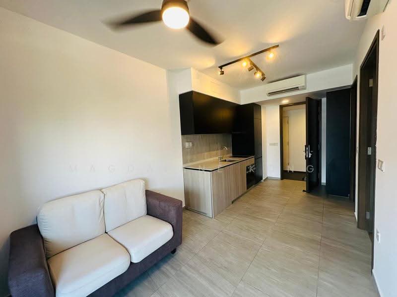 Grandeur Park Residences, 1 Bedok South Avenue 3, Bedok / Upper East Coast, 1 Bedroom, 420 sqft, Condominium For Sale, by Magdalene Kong, 500160386 - Living Room - PropertyGuru.com.sg