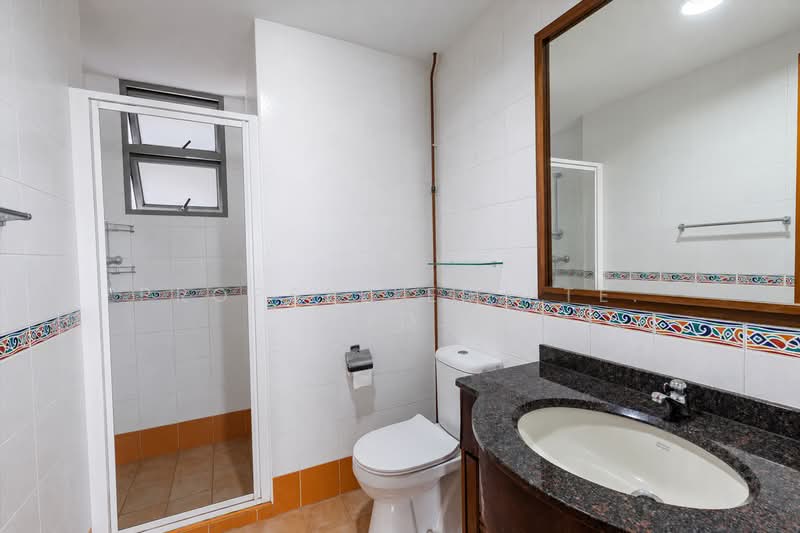 The Florida, 78 Hougang Avenue 7, 3 Bedrooms, 1,302 sqft, Condominium For Sale, by JOHN YEO, 500160387 - Bathroom - PropertyGuru.com.sg
