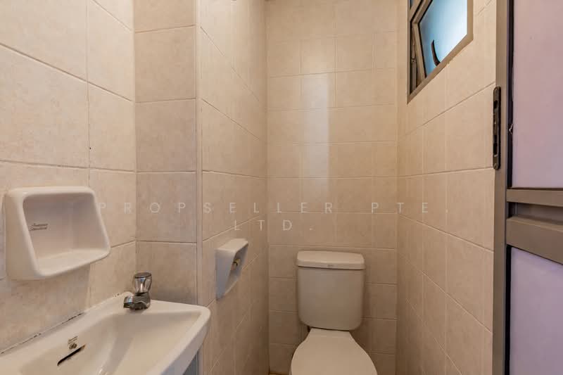 The Florida, 78 Hougang Avenue 7, 3 Bedrooms, 1,302 sqft, Condominium For Sale, by JOHN YEO, 500160387 - Bathroom - PropertyGuru.com.sg