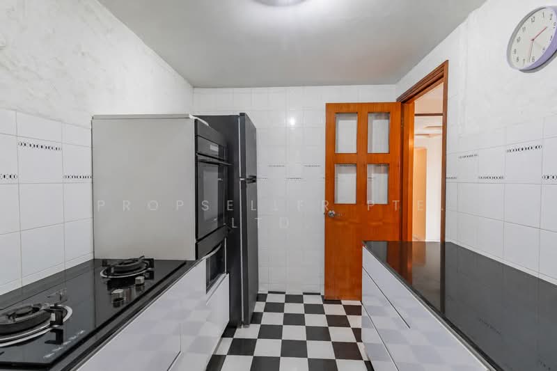 The Florida, 78 Hougang Avenue 7, 3 Bedrooms, 1,302 sqft, Condominium For Sale, by JOHN YEO, 500160387 - Kitchen - PropertyGuru.com.sg