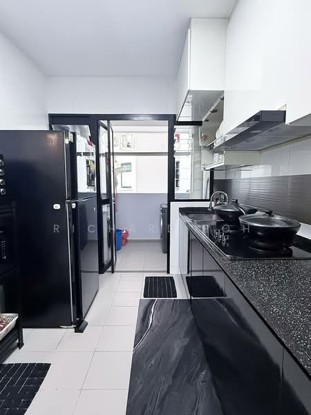 808D Choa Chu Kang Avenue 1, 808D Choa Chu Kang Avenue 1, 3 Bedrooms, 990 sqft, HDB Flat For Rent, by Richard Poh, 500160392 - Kitchen - PropertyGuru.com.sg