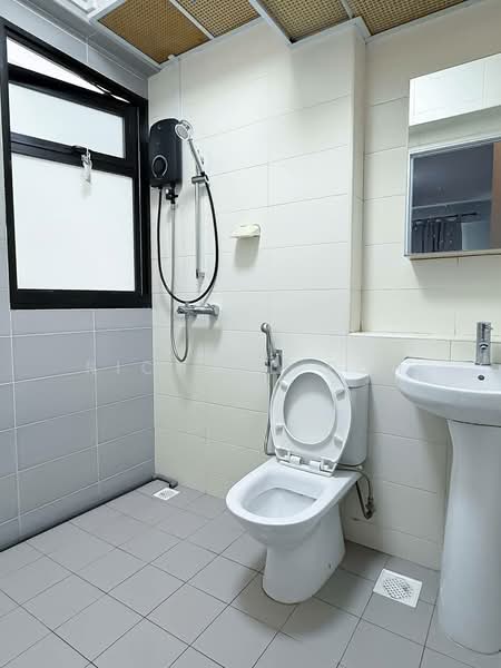 808D Choa Chu Kang Avenue 1, 808D Choa Chu Kang Avenue 1, 3 Bedrooms, 990 sqft, HDB Flat For Rent, by Richard Poh, 500160392 - Bathroom - PropertyGuru.com.sg