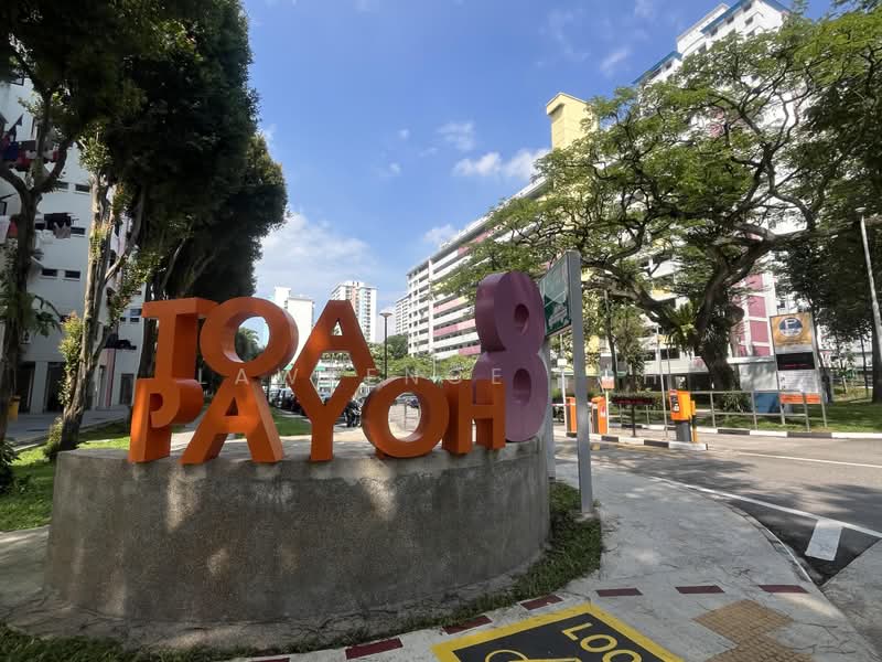 235 Lorong 8 Toa Payoh, 235 Lorong 8 Toa Payoh, 2 Bedrooms, 700 sqft, HDB Flat For Sale, by Lawrence Loh, 500160393 - Toa Payoh 8 - PropertyGuru.com.sg