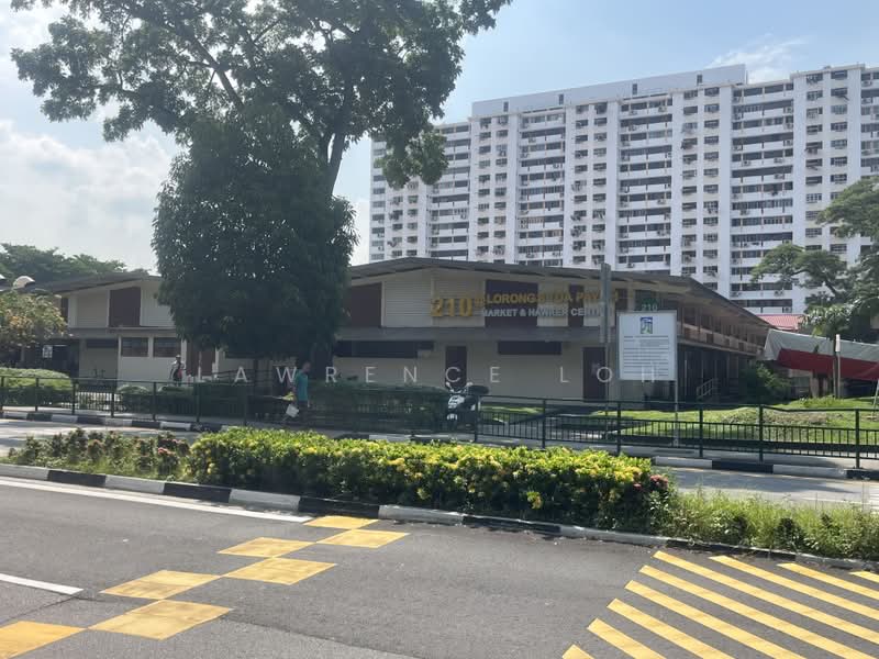 235 Lorong 8 Toa Payoh, 235 Lorong 8 Toa Payoh, 2 Bedrooms, 700 sqft, HDB Flat For Sale, by Lawrence Loh, 500160393 - Lor 8 Hawker Centre and Market - PropertyGuru.com.sg