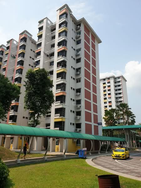 235 Lorong 8 Toa Payoh, 235 Lorong 8 Toa Payoh, 2 Bedrooms, 700 sqft, HDB Flat For Sale, by Lawrence Loh, 500160393 - Block 235 - PropertyGuru.com.sg