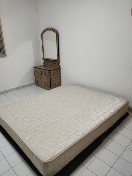 420 Bukit Batok West Avenue 2, 420 Bukit Batok West Avenue 2, Room Rental, 200 sqft, HDB Flat For Rent, by Karen Tan, 500160401 - Bedroom - PropertyGuru.com.sg
