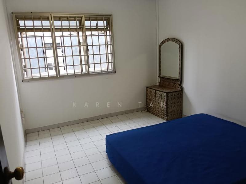 420 Bukit Batok West Avenue 2, 420 Bukit Batok West Avenue 2, Dairy Farm / Bukit Panjang / Choa Chu Kang, Room Rental, 200 sqft, HDB Flat For Rent, by Karen Tan, 500160401 - PropertyGuru.com.sg