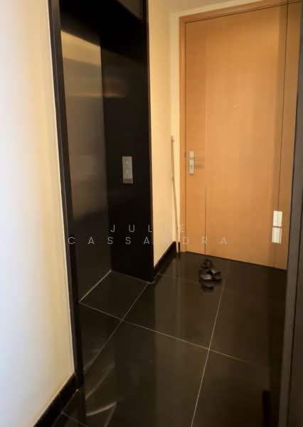 Park Infinia at Wee Nam, 2 Lincoln Road, 2 Bedrooms, 1,130 sqft, Condominium For Rent, by Julie Cassandra, 500160405 - Private Lift Lobby - PropertyGuru.com.sg