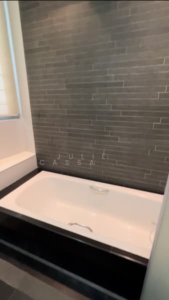 Park Infinia at Wee Nam, 2 Lincoln Road, 2 Bedrooms, 1,130 sqft, Condominium For Rent, by Julie Cassandra, 500160405 - Bathroom - PropertyGuru.com.sg