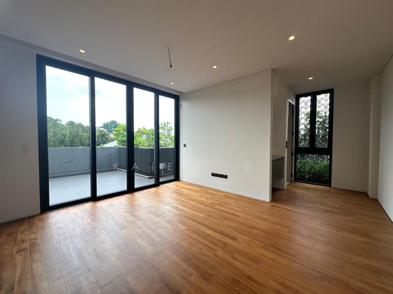 BRAND NEW | 1km RGPS | Lift & Pool | 5 Ensuite Rooms | Park 3 Cars, Near Eateires | Stroll to park |, 5 Bedrooms, 6,765 sqft, Semi-Detached House For Sale, by Kate 周笕簢., 500160441 - Balcony - PropertyGuru.com.sg