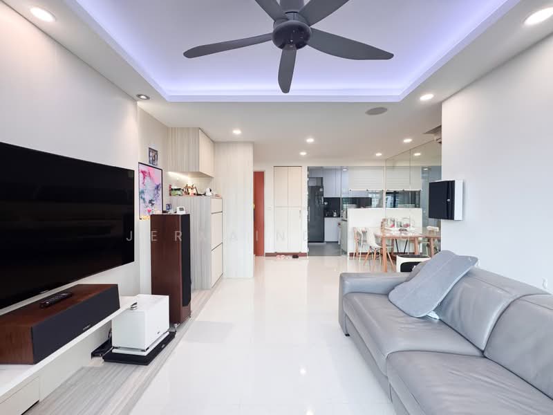 4 Room Flat Keat Hong Link Naturally Bright Squarish Layout, Choa Chu Kang Way, Keat Hong Link, Choa Chu Kang Ave 1, 3 Bedrooms, 990 sqft, HDB Flat For Sale, by Jermaine Ang, 500160452 - Living Room - PropertyGuru.com.sg