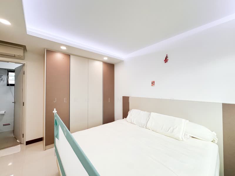 4 Room Flat Keat Hong Link Naturally Bright Squarish Layout, Choa Chu Kang Way, Keat Hong Link, Choa Chu Kang Ave 1, 3 Bedrooms, 990 sqft, HDB Flat For Sale, by Jermaine Ang, 500160452 - Bedroom - PropertyGuru.com.sg