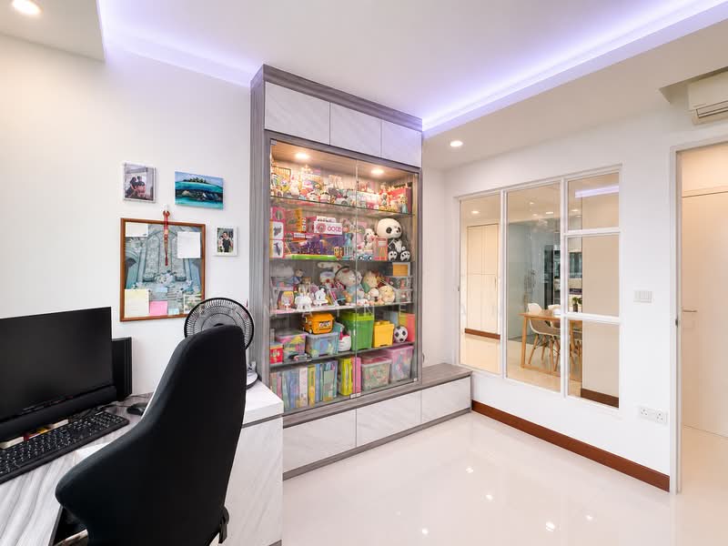 4 Room Flat Keat Hong Link Naturally Bright Squarish Layout, Choa Chu Kang Way, Keat Hong Link, Choa Chu Kang Ave 1, 3 Bedrooms, 990 sqft, HDB Flat For Sale, by Jermaine Ang, 500160452 - Study - PropertyGuru.com.sg