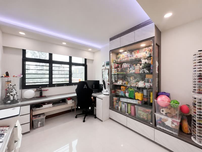 4 Room Flat Keat Hong Link Naturally Bright Squarish Layout, Choa Chu Kang Way, Keat Hong Link, Choa Chu Kang Ave 1, 3 Bedrooms, 990 sqft, HDB Flat For Sale, by Jermaine Ang, 500160452 - Study - PropertyGuru.com.sg