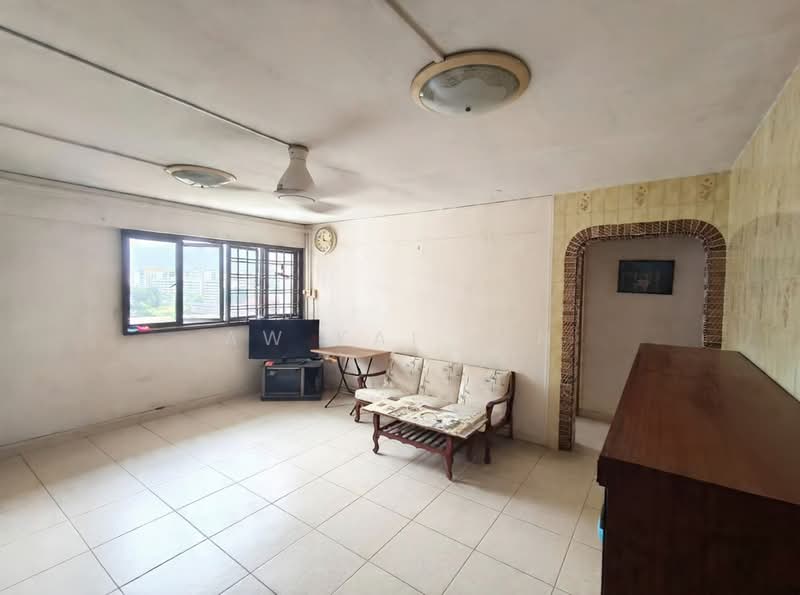 749 Yishun Street 72, 749 Yishun Street 72, 3 Bedrooms, 980 sqft, HDB Flat For Sale, by Aw Kai Xin, 500160460 - Living Room - PropertyGuru.com.sg