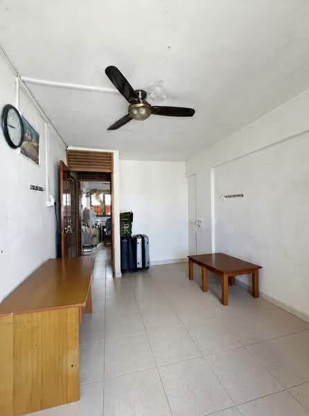 749 Yishun Street 72, 749 Yishun Street 72, 3 Bedrooms, 980 sqft, HDB Flat For Sale, by Aw Kai Xin, 500160460 - Living Room - PropertyGuru.com.sg