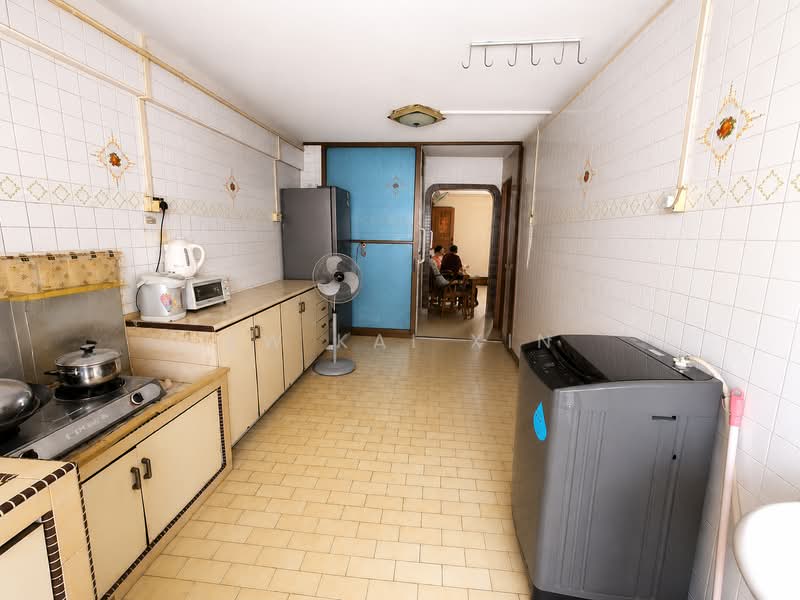 749 Yishun Street 72, 749 Yishun Street 72, 3 Bedrooms, 980 sqft, HDB Flat For Sale, by Aw Kai Xin, 500160460 - Kitchen - PropertyGuru.com.sg