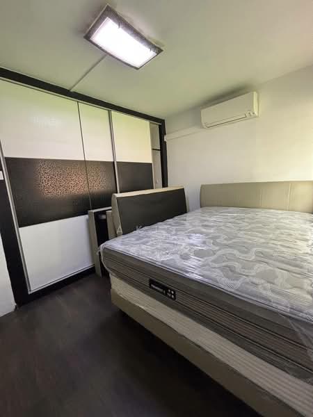 130 Ang Mo Kio Avenue 3, 130 Ang Mo Kio Avenue 3, 2 Bedrooms, 1,001 sqft, HDB Flat For Rent, by Aki ., 500160463 - Bedroom - PropertyGuru.com.sg