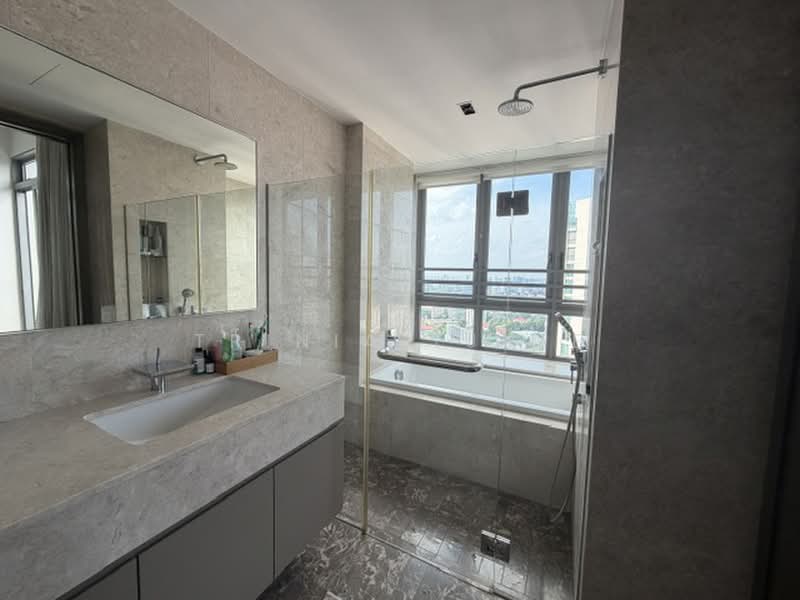 Starlight Suites, 11 River Valley Close, 4 Bedrooms, 3,755 sqft, Condominium For Rent, by Trinia Tjioe, 500160478 - Bathroom - PropertyGuru.com.sg