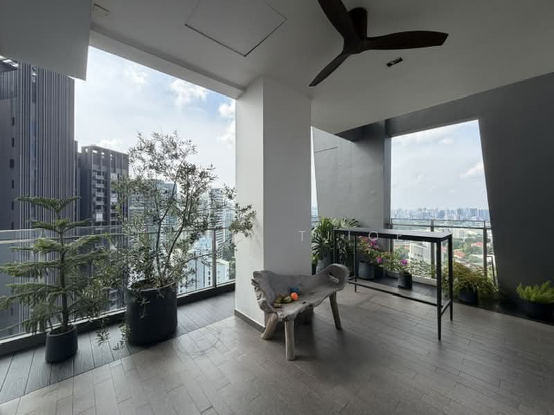 Starlight Suites, 11 River Valley Close, 4 Bedrooms, 3,755 sqft, Condominium For Rent, by Trinia Tjioe, 500160478 - Balcony - PropertyGuru.com.sg