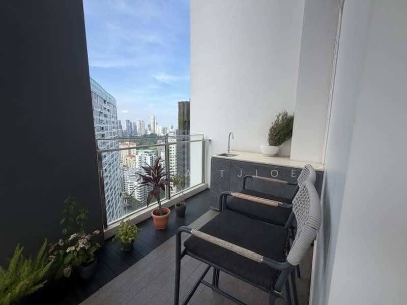 Starlight Suites, 11 River Valley Close, 4 Bedrooms, 3,755 sqft, Condominium For Rent, by Trinia Tjioe, 500160478 - Balcony - PropertyGuru.com.sg
