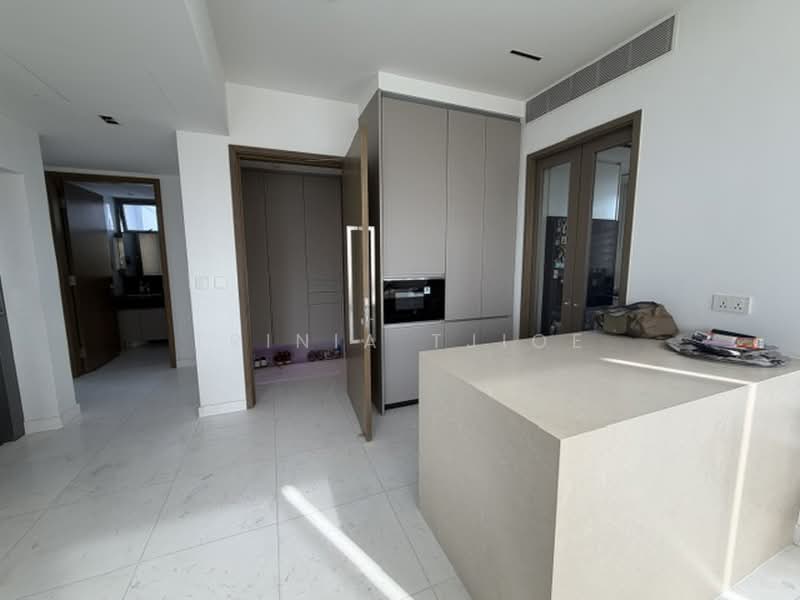 Starlight Suites, 11 River Valley Close, 4 Bedrooms, 3,755 sqft, Condominium For Rent, by Trinia Tjioe, 500160478 - Kitchen - PropertyGuru.com.sg