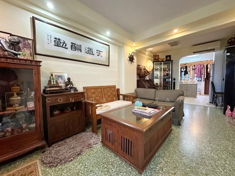235 Lorong 8 Toa Payoh, 235 Lorong 8 Toa Payoh, 2 Bedrooms, 700 sqft, HDB Flat For Sale, by Constance Tan, 500160492 - Living Room - PropertyGuru.com.sg