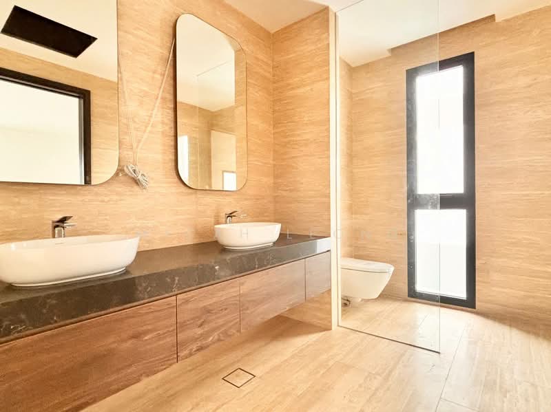 ✨LANDED ELITE✨ Grove Drive / Holland Grove Drive, Grove Drive, 5 Bedrooms, 12,110 sqft, Detached House For Sale, by Micah Leong, 500160507 - Bathroom - PropertyGuru.com.sg