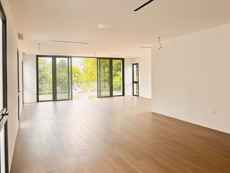 ✨LANDED ELITE✨ Grove Drive / Holland Grove Drive, Grove Drive, 5 Bedrooms, 12,110 sqft, Detached House For Sale, by Micah Leong, 500160507 - Living Room - PropertyGuru.com.sg
