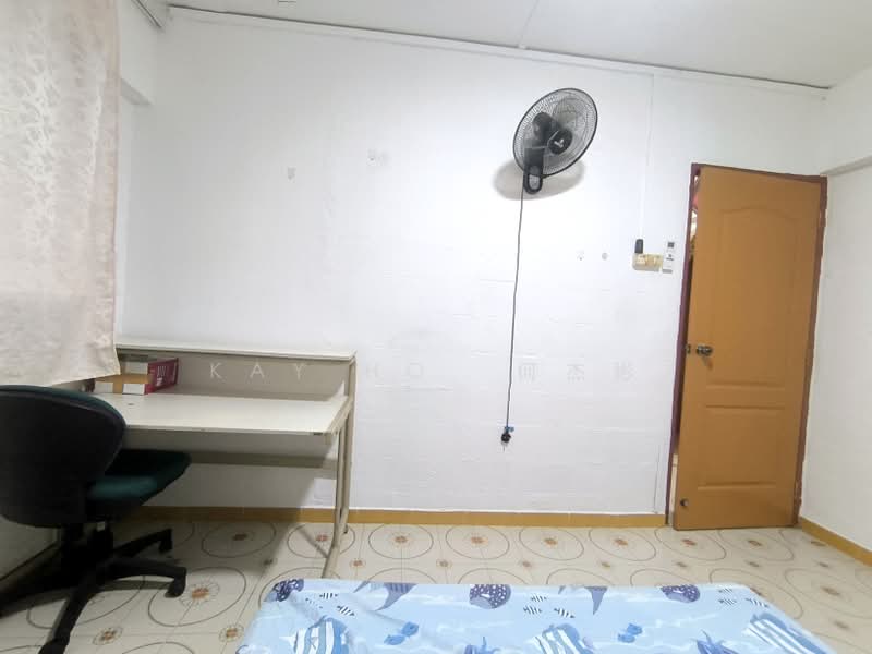 272 Tampines Street 22, 272 Tampines Street 22, Room Rental, 130 sqft, HDB Flat For Rent, by Kay HO  何杰彬, 500160509 - Bedroom - PropertyGuru.com.sg