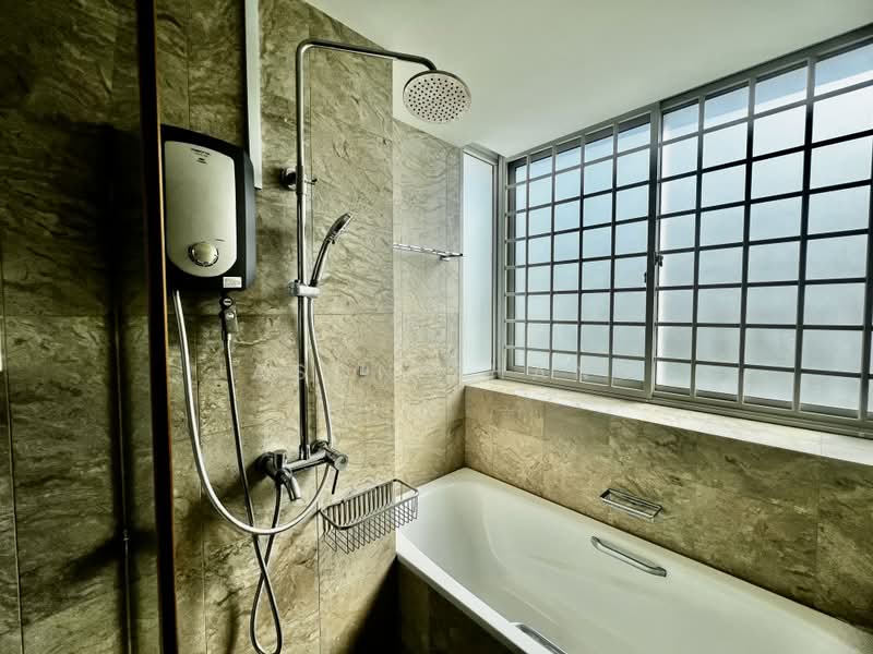 Gardenvista, 954 Dunearn Road, 3 Bedrooms, 1,130 sqft, Condominium For Sale, by Jason Zhang, 500160525 - Bathroom - PropertyGuru.com.sg