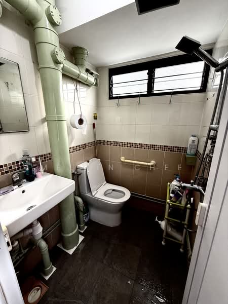 210 Ang Mo Kio Avenue 3, 210 Ang Mo Kio Avenue 3, Room Rental, 120 sqft, HDB Flat For Rent, by Melvin Chee, 500160528 - Bathroom - PropertyGuru.com.sg