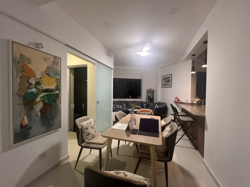 Bayshore Park, 50 Bayshore Road, 3 Bedrooms, 1,300 sqft, Condominium For Sale, by Arielle Tang, 500160532 - Living Room - PropertyGuru.com.sg