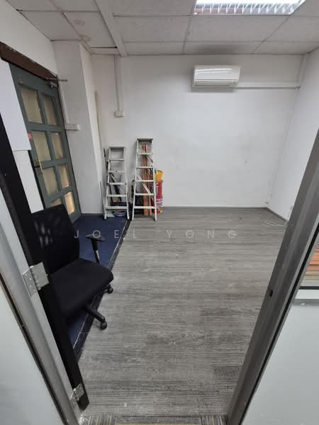 no gst! non sharing own door unit!, own door fitted unit @ macpherson vicinity!, 250 sqft, Light Industrial (B1) For Rent, by Joel Yong, 500160536 - CommercialGuru.com.sg