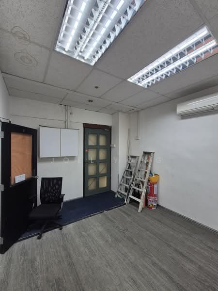 no gst! non sharing own door unit!, own door fitted unit @ macpherson vicinity!, 250 sqft, Light Industrial (B1) For Rent, by Joel Yong, 500160536 - CommercialGuru.com.sg